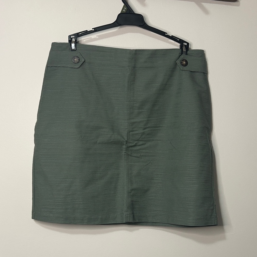 Ann Taylor Factory Textured Green Mini Skirt size 12